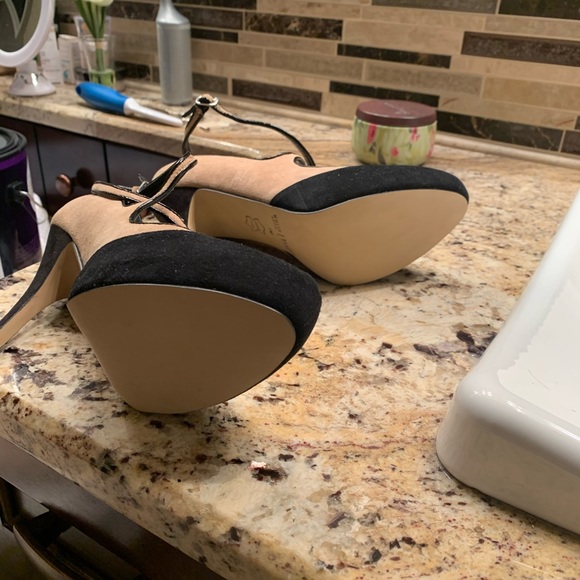 Heels - Picture 6 of 8